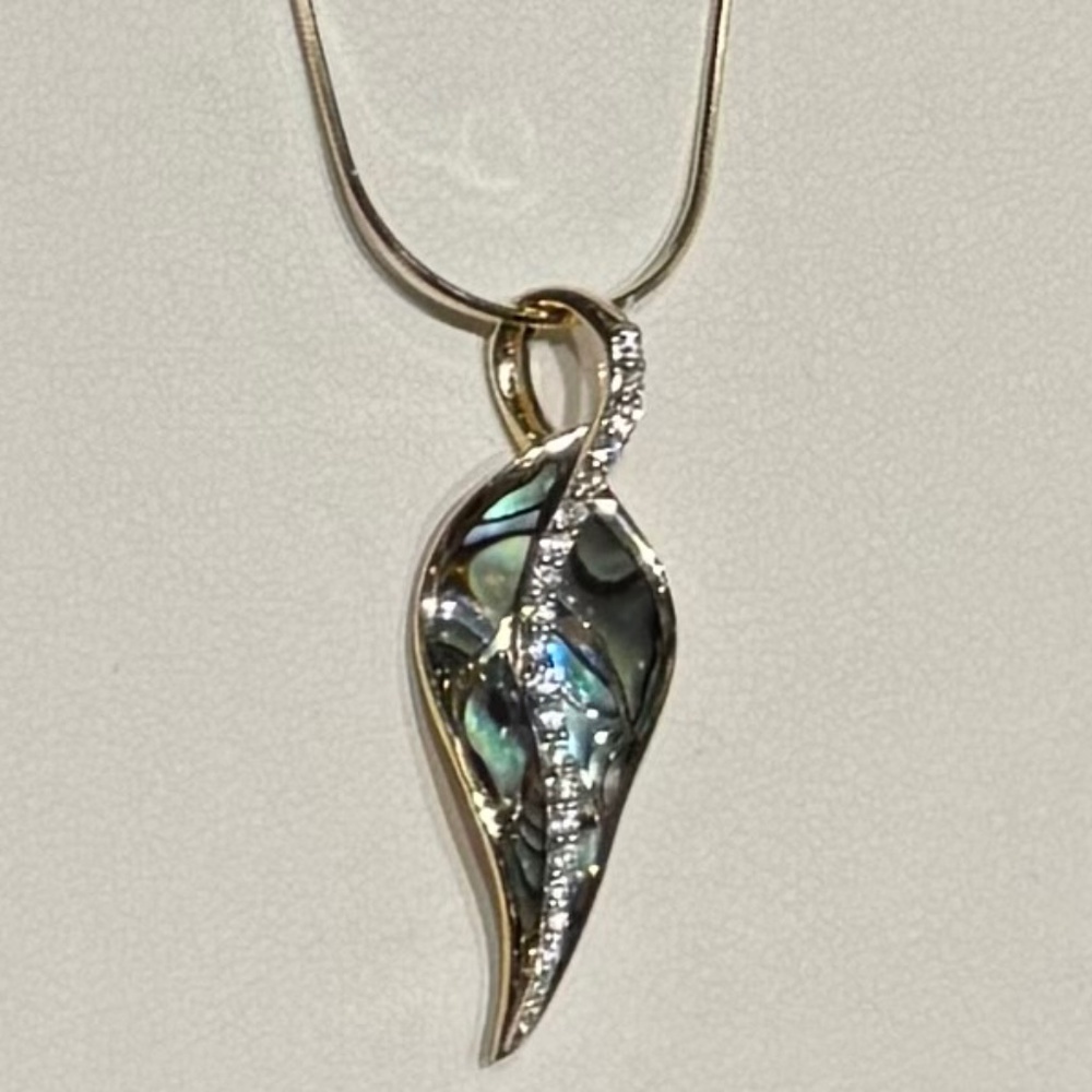 Na hoku abalone Maile leaf